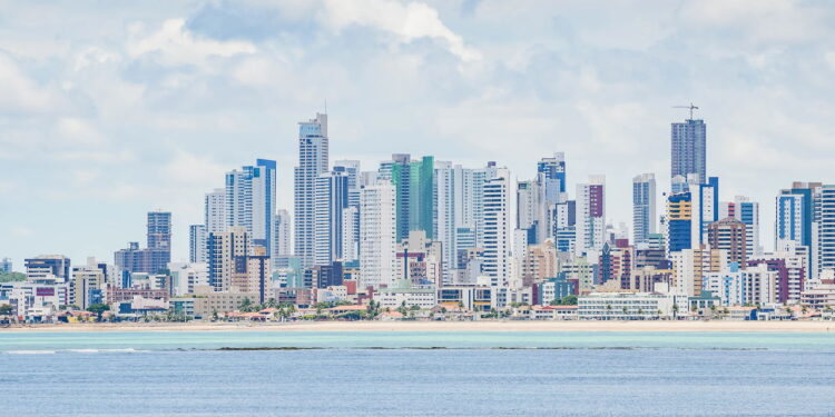 A cidade brasileira onde morar perto da praia com muita qualidade de vida custa menos do que você imagina
