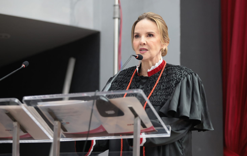 Cláudia Seabra é empossada como nova Procuradora-Geral de Justiça do Piauí