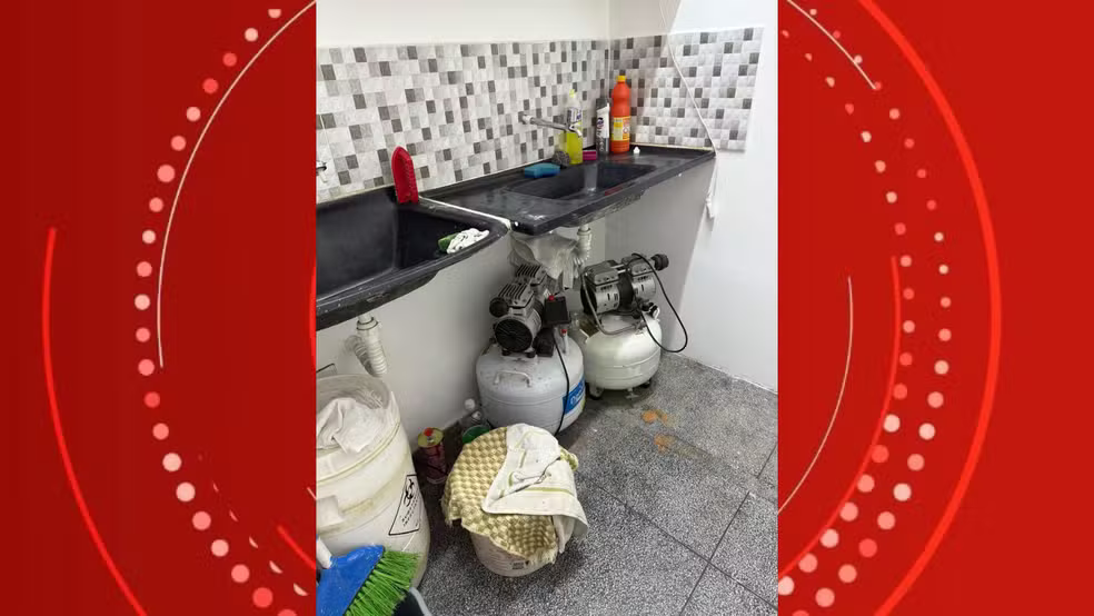 Equipamentos odontológicos misturados com restos de comida: clínica é interditada em Maceió